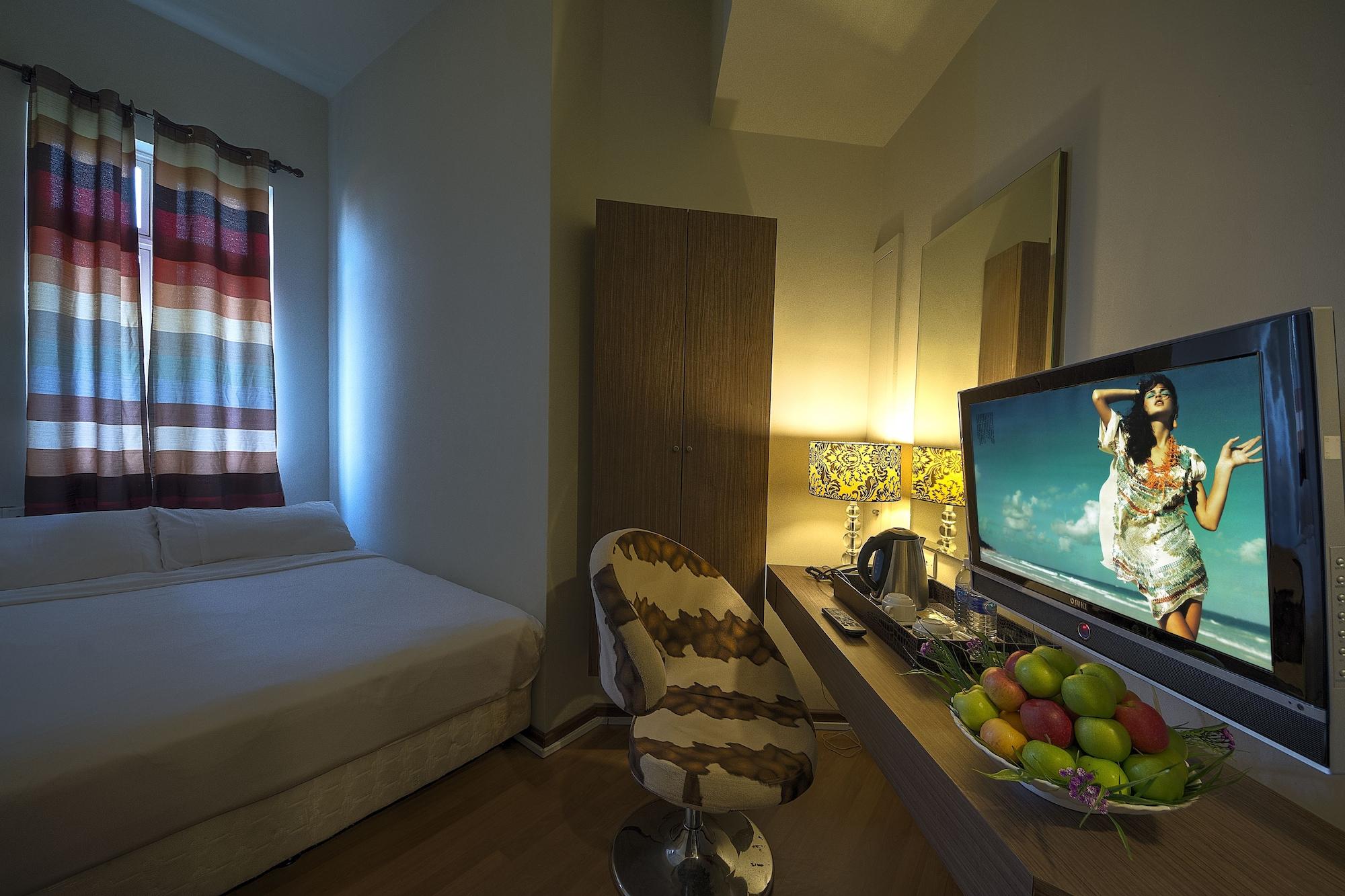 Arenaa Deluxe Hotel Malacca Buitenkant foto