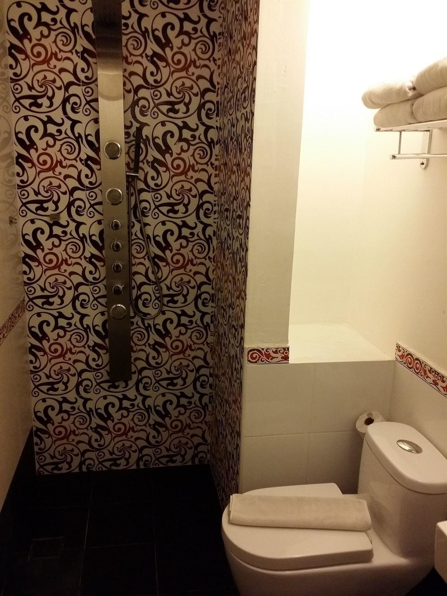 Arenaa Deluxe Hotel Malacca Buitenkant foto
