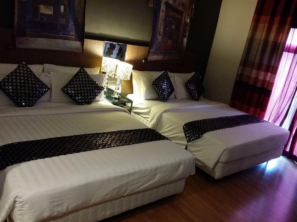 Arenaa Deluxe Hotel Malacca Buitenkant foto