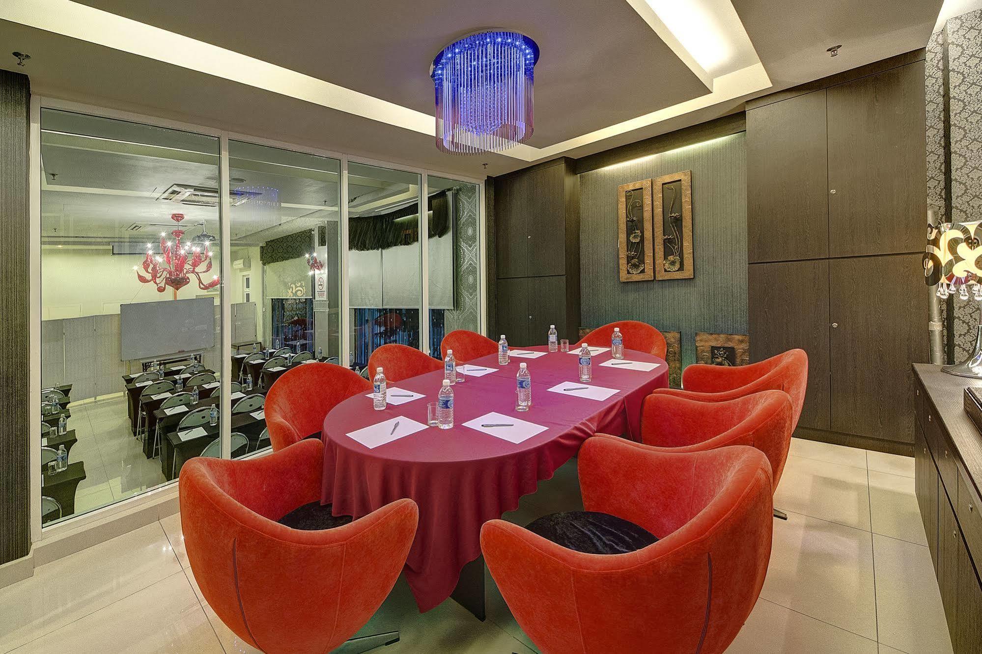 Arenaa Deluxe Hotel Malacca Buitenkant foto